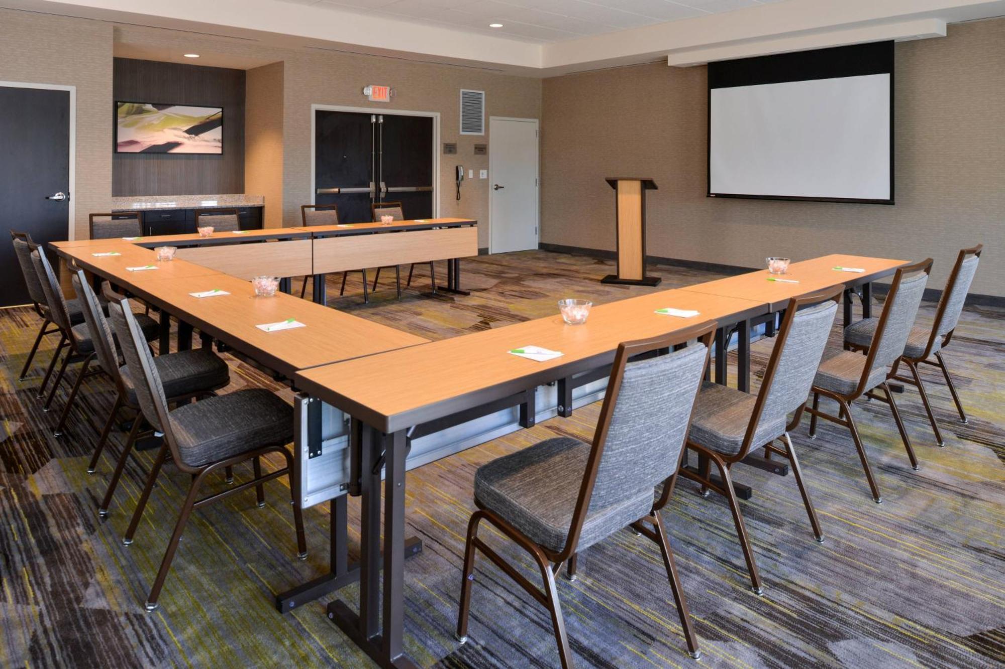 Courtyard By Marriott St. Louis St. Peters Otel Saint Peters Dış mekan fotoğraf
