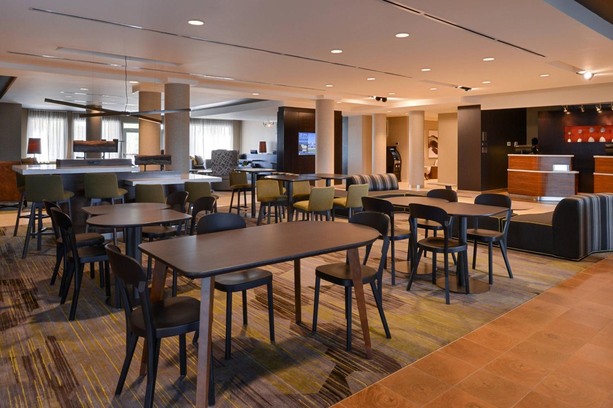 Courtyard By Marriott St. Louis St. Peters Otel Saint Peters Dış mekan fotoğraf